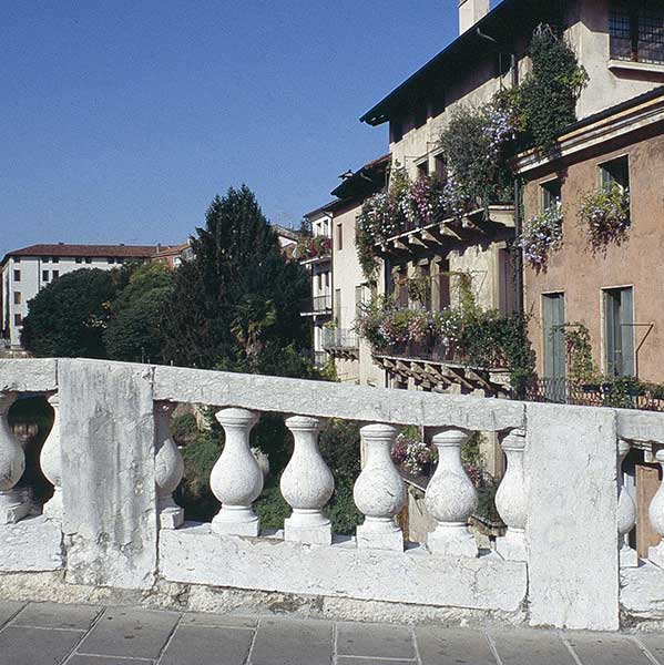 Balaustre in marmo grolla ponte san michele vicenza