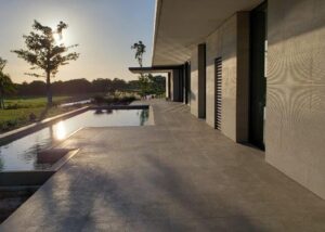 Bordi piscina realizzati in marmo Grigio Olivo