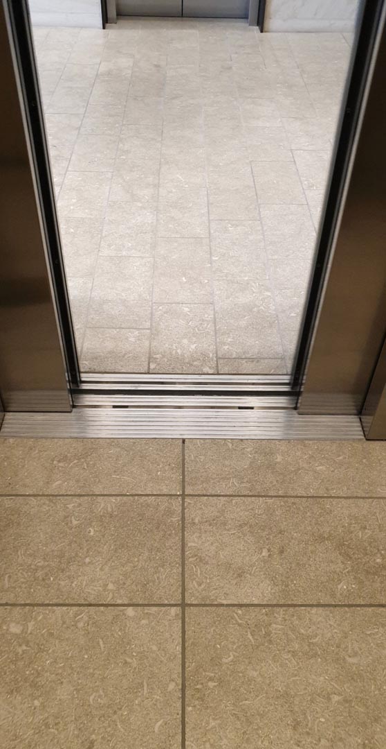 Dettaglio Liberty Mutual grigio olivo ondulato