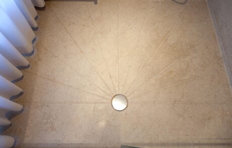 Dettaglio piatto Doccia in Marmo Grolla Bagno italiano