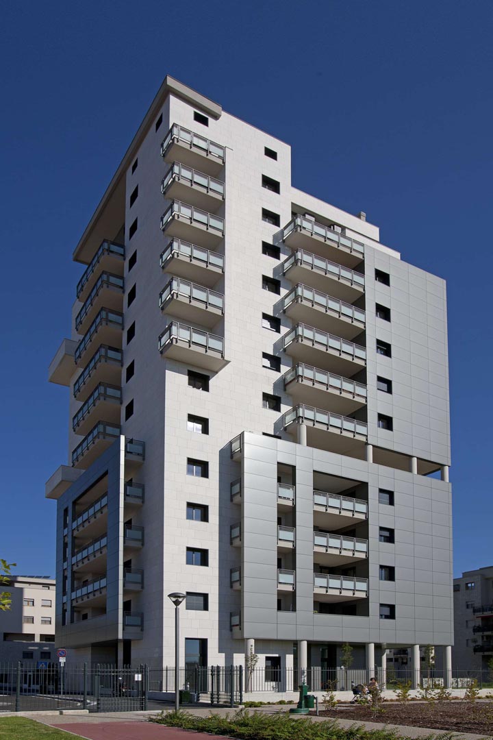 Facciata Edison Tower a Milano in Marmo Grolla