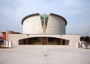 Facciata della chiesa di sant alessandro grassobbio a bergamo rivestita con Marmo Grolla
