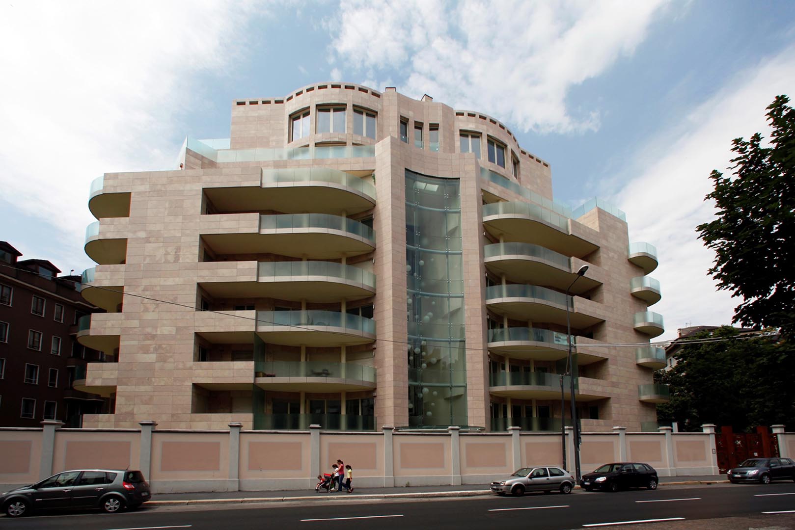 Facciata edificio residenziale Majno Milano