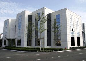 Facciata in Marmo Grolla edificio direzionale a Padova