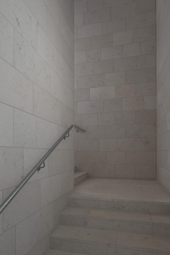 Muri pavimenti e scale in Marmo Grolla