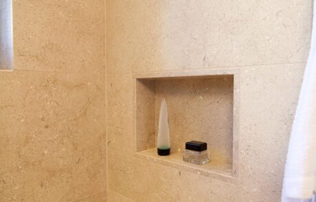 Parete occia in Marmo Grolla Bagno italiano