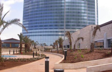 Pavimentazione esterna al Sheraton Oran Hotel in Algeria in Marmo Grolla