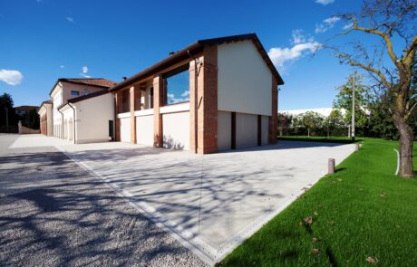 Pavimentazione esterna villa privata italiana in Marmo Grolla