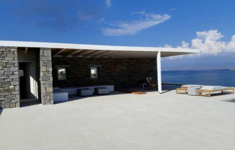 Pavimentazione esterna villa privata realizzata in Marmo Grigio Olivo fiammato