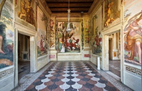 Pavimentazioni di Villa Caldogno in Marmo Grolla e Marmo Grigio Olivo