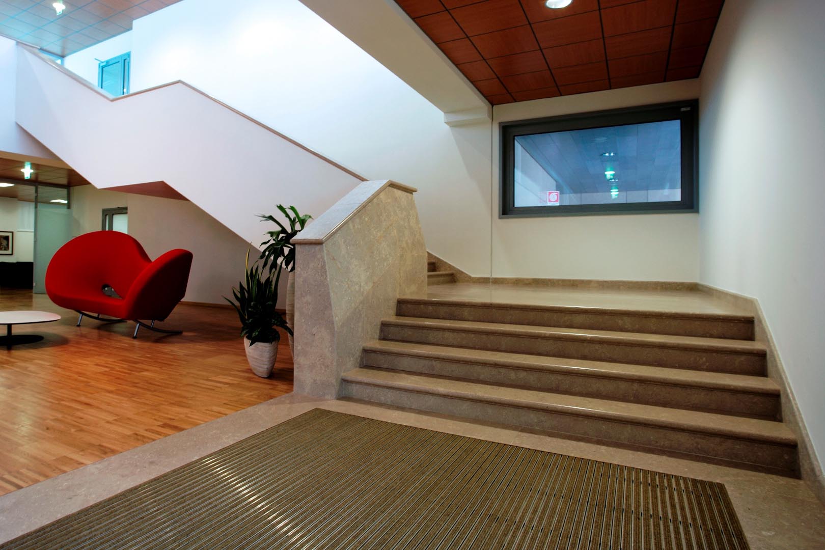 Pavimento e scalinate Palazzo della Regione Udine in Marmo Grolla