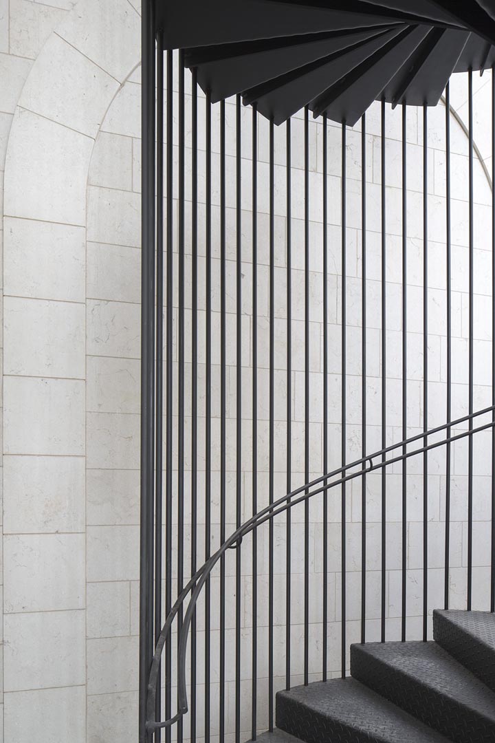 Scalinata e dettagli in Marmo Grolla